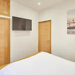 Host & - Knight Retreat Апартаменты Уитби