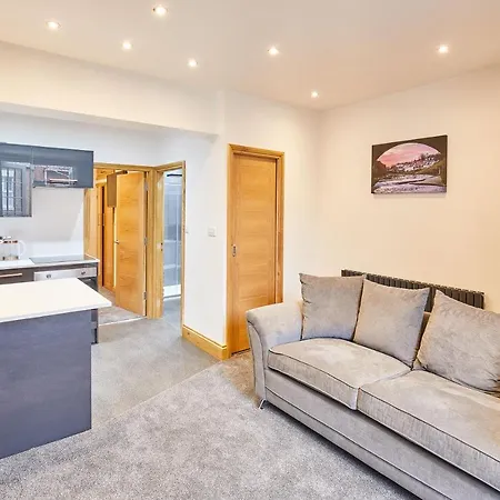 Host & - Knight Retreat Apartment *